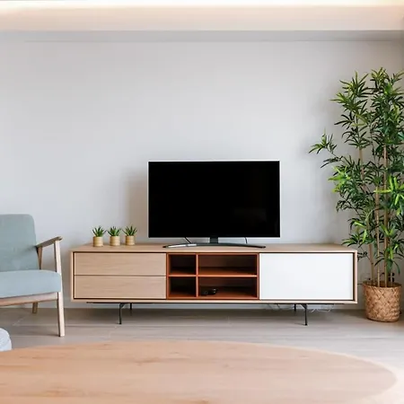 Huswell - Pleasant With Frontal Sea View Apartament