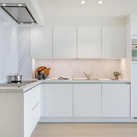Huswell - Pleasant With Frontal Sea View Apartment *