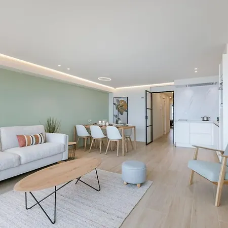 Apartment Huswell - Pleasant With Frontal Sea View Middelkerke