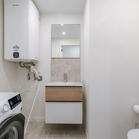 Huswell - Pleasant With Frontal Sea View *