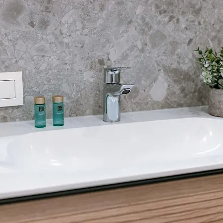 Huswell - Pleasant With Frontal Sea View Apartament *