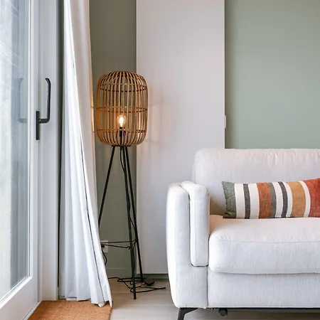 Huswell - Pleasant With Frontal Sea View 아파트