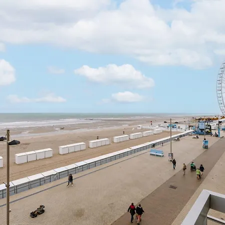 Huswell - Pleasant With Frontal Sea View * Middelkerke